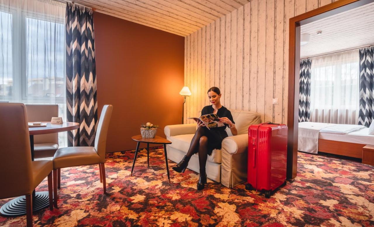 Hotel Lajta Park Mosonmagyaróvár Екстериор снимка