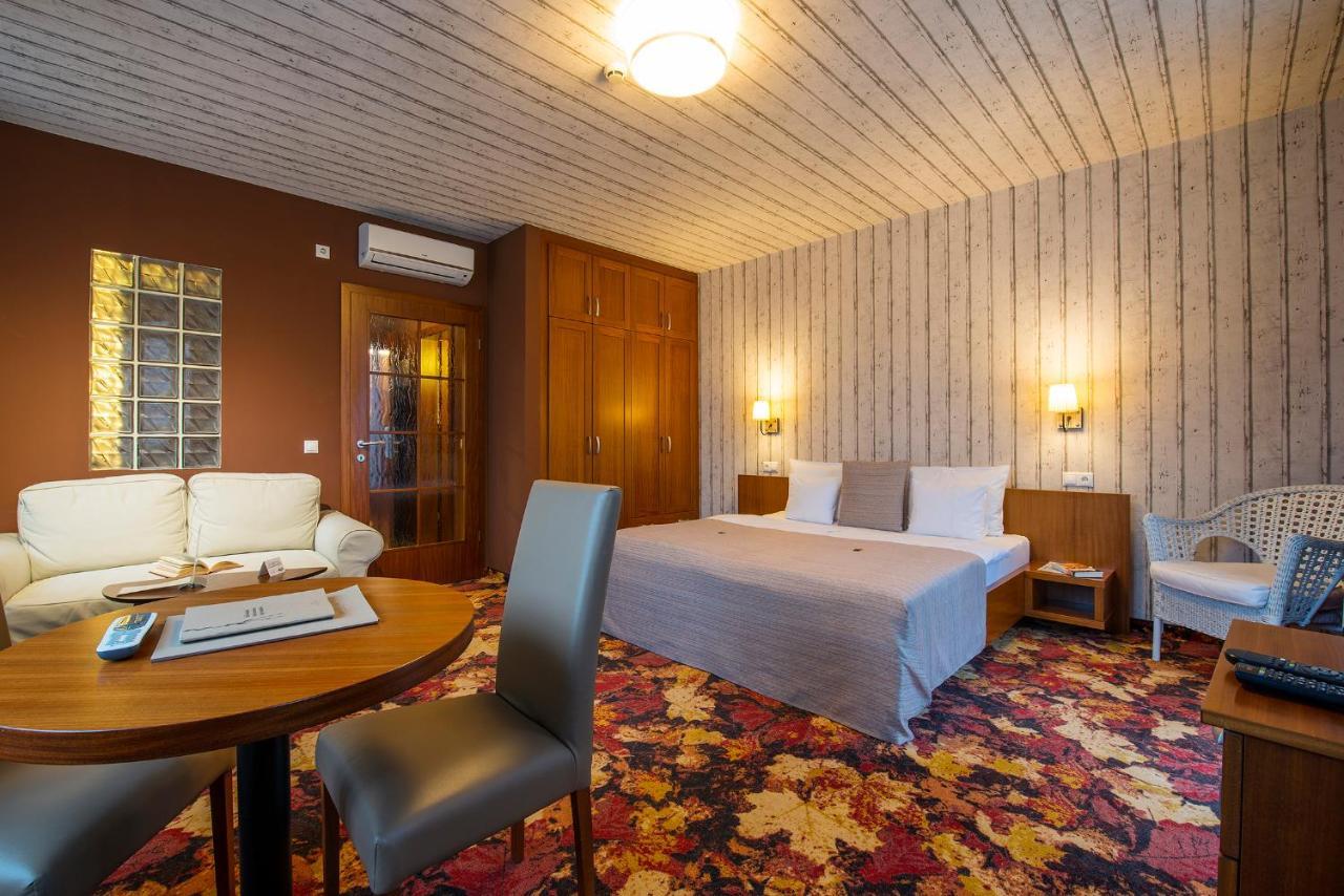 Hotel Lajta Park Mosonmagyaróvár Екстериор снимка